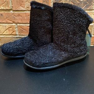 Toms Black Boots Faux Plush Shearling